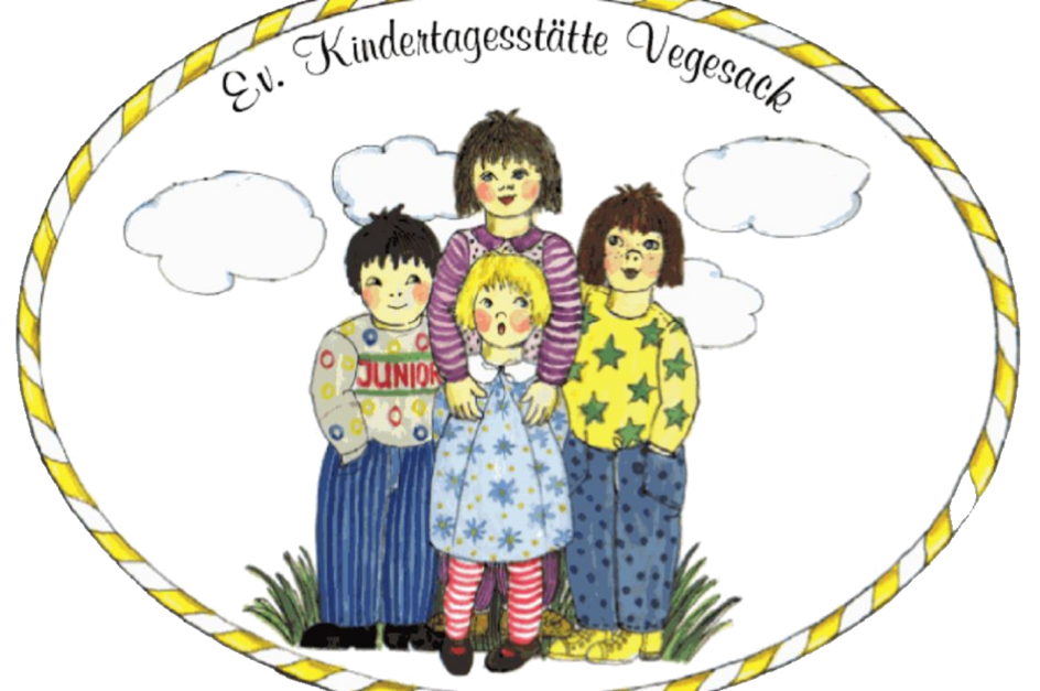 Illustration von vier Kindern, die zusammen stehen, lächeln und unterschiedliche, bunte Kleidung tragen. Sie sind umgeben von Gras und einfachen Wolken im Hintergrund. Über ihnen steht der Schriftzug "Ev. Kindertagesstätte Vegesack".