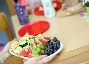 Küche, Esstisch der Kindertagesstätte